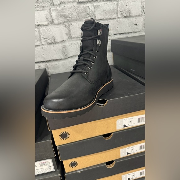 Mens black Ugg Hannen sizes 7 .. 8 & 10 are available. - Picture 2 of 2